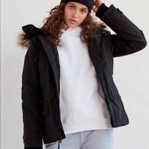 aritzia TnaLarsen ParkaWaterproof, windproof, goose-down parka